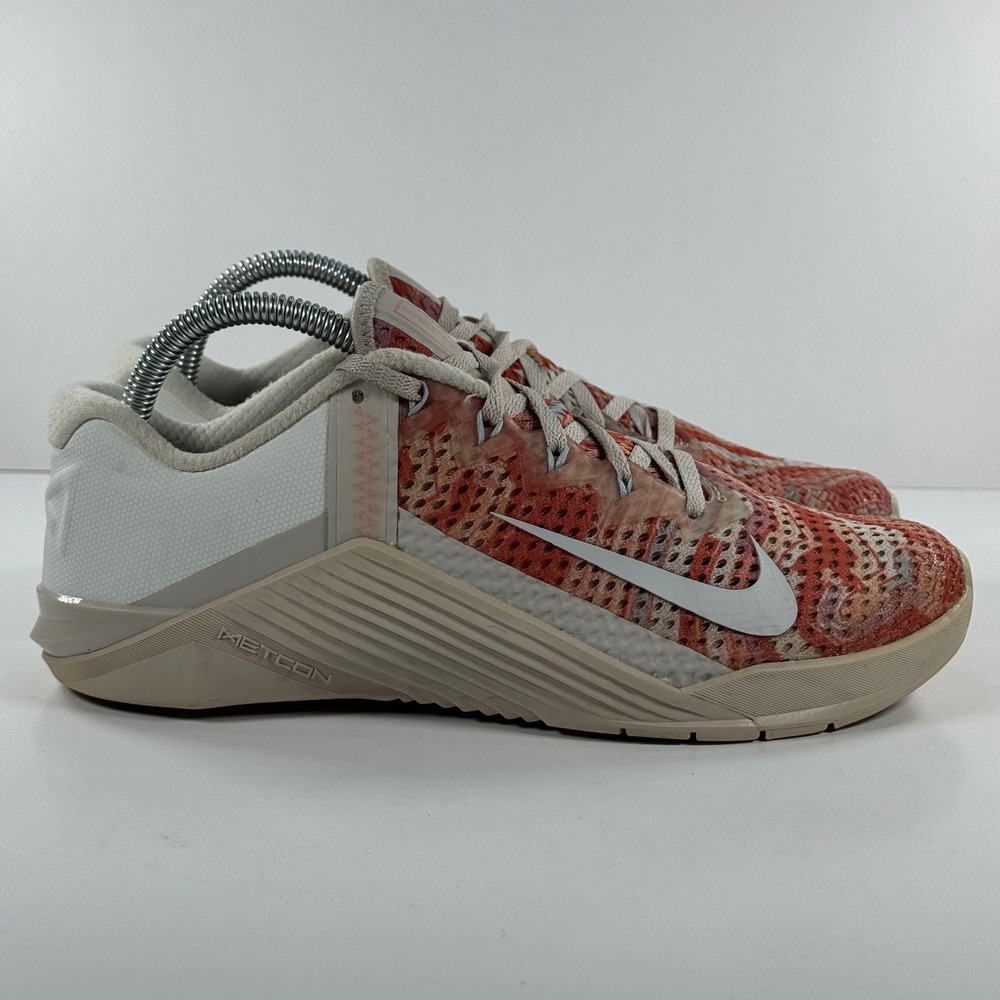 Nike Metcon 6 Women Training Shoes Desert Sand Crimson Bliss DJ3076-064 Size 8.5